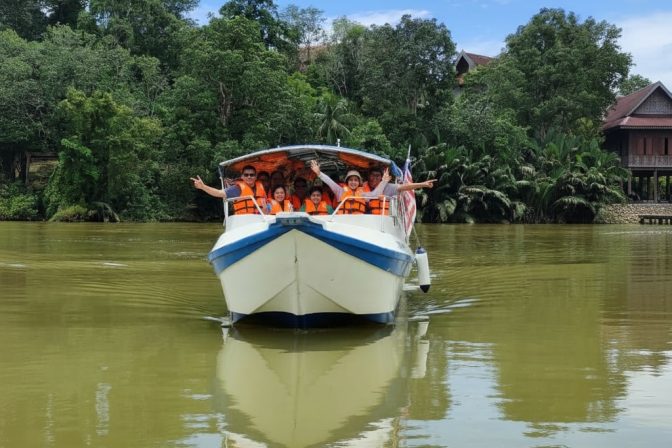 Cruise Menyusuri Keindahan Alam Sungai Terengganu